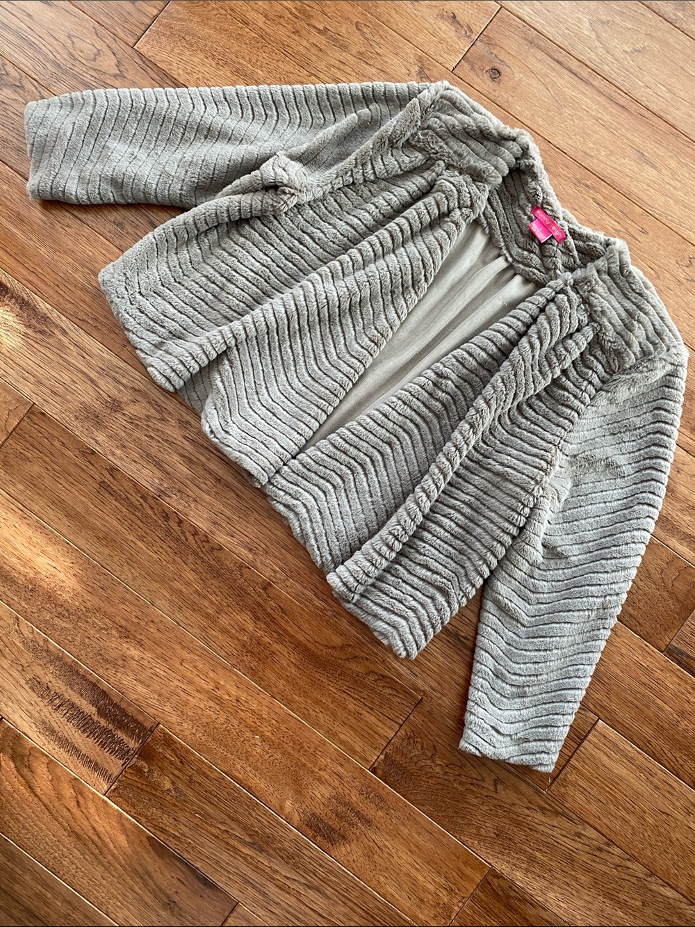 Sunny Leigh Plush Ribbed Open-Front Cardigan - Light beige/gray